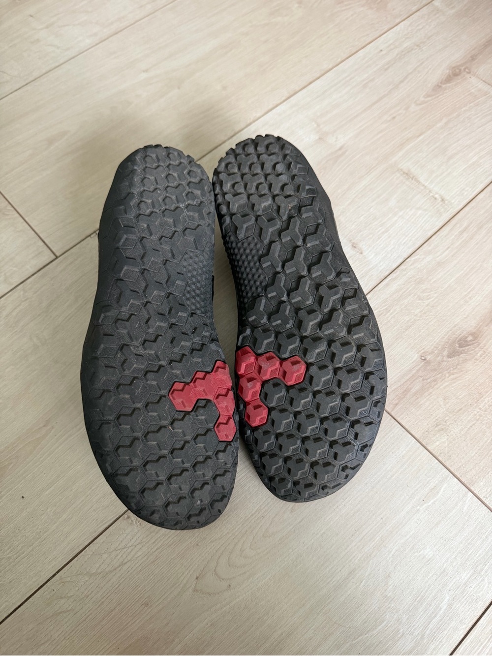 Vivobarefoot Primus Trail Barefoot Hiking Shoes - Picture 4 of 7